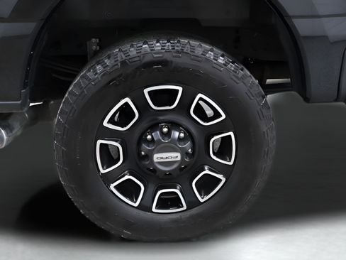 Used 2023 Ford F250 Platinum AWD/4WD image 44