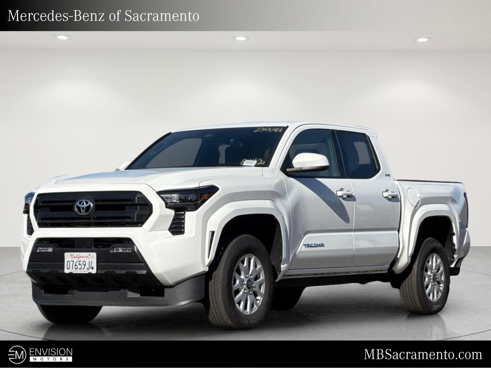 Used 2026 Toyota Tacoma SR5 AWD/4WD image 1