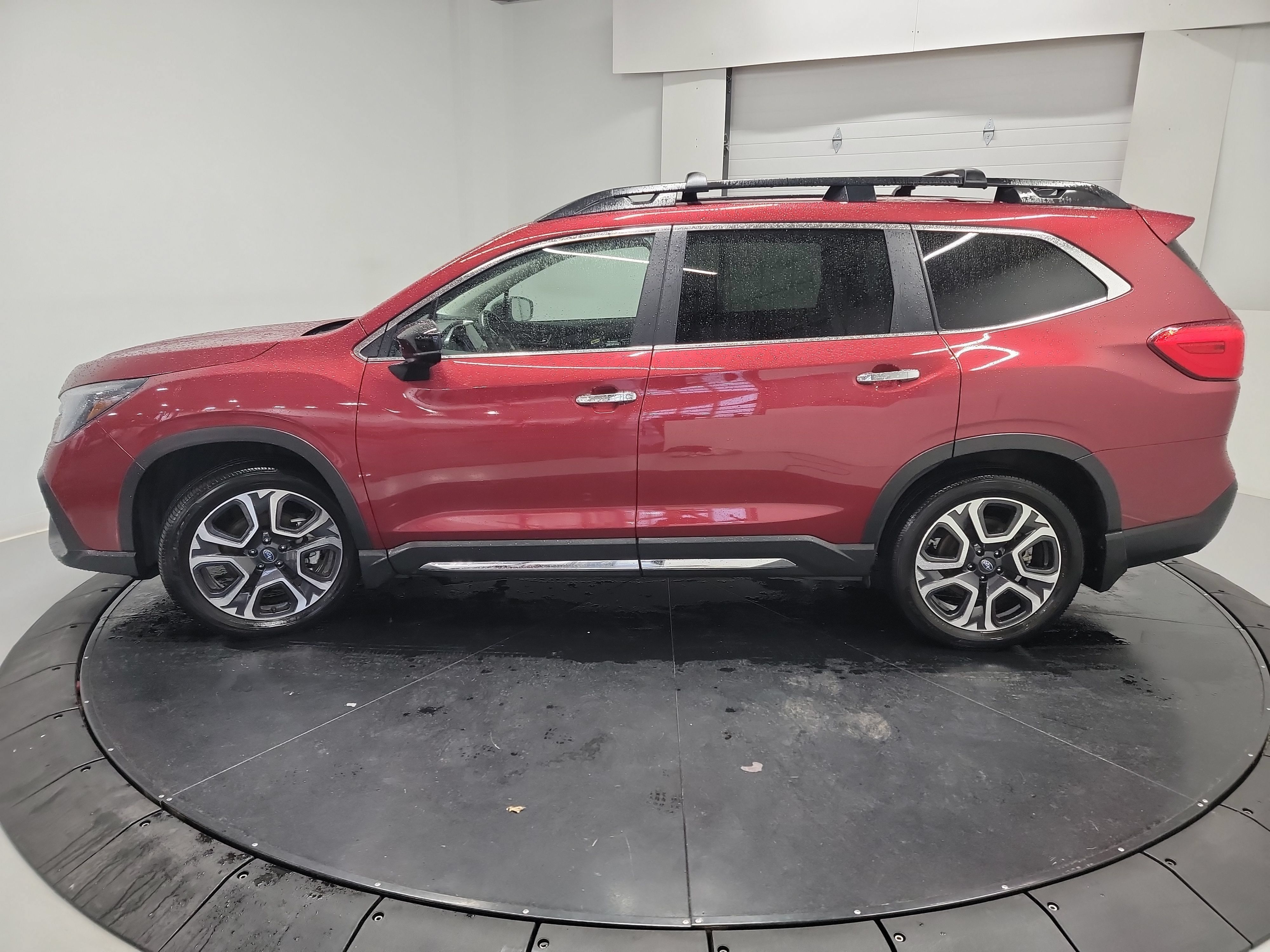 Used 2025 Subaru Ascent Touring w/ Popular Package #1 AWD/4WD image 4