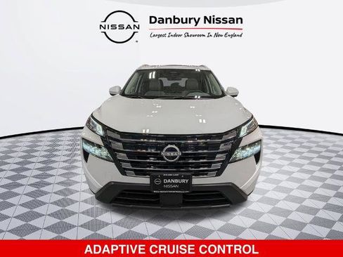 Certified 2025 Nissan Rogue SV w/ SV Premium Package AWD/4WD image 10