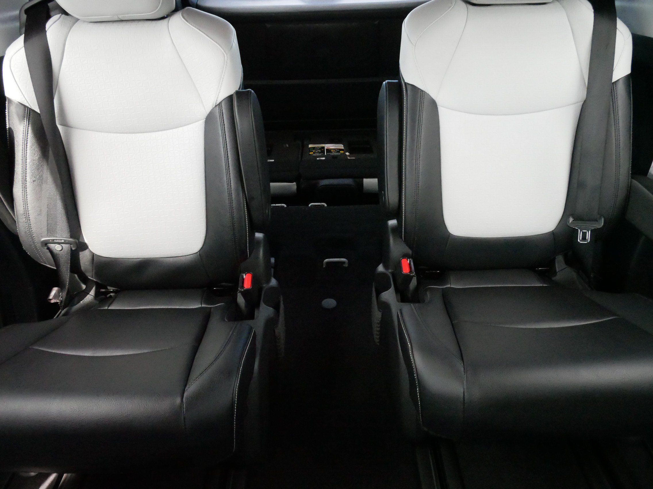 Certified 2026 Toyota Sienna XSE FWD image 13