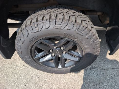 Used 2019 Chevrolet Silverado 1500 LT Trail Boss AWD/4WD image 9