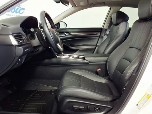 Used 2021 Honda Accord Touring image 7