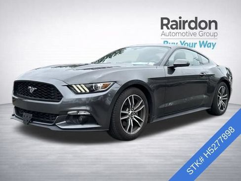 Used 2017 Ford Mustang Coupe RWD image 3