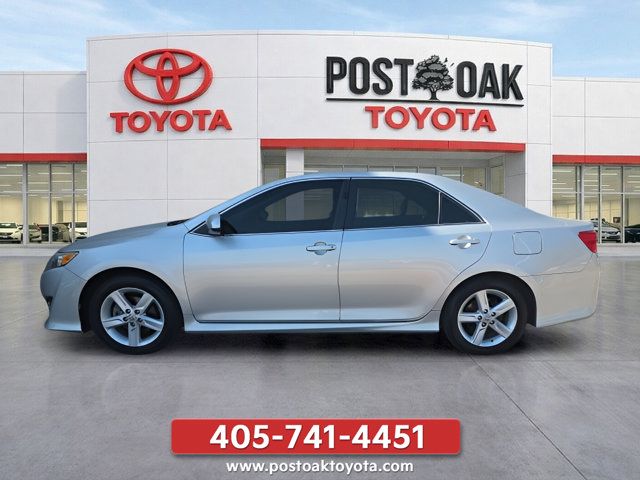 Used 2012 Toyota Camry SE FWD image 2