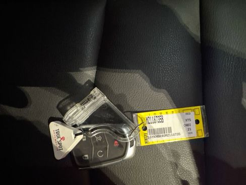 Used 2021 Cadillac XT5 Luxury w/ LPO, Floor Liner Package image 35