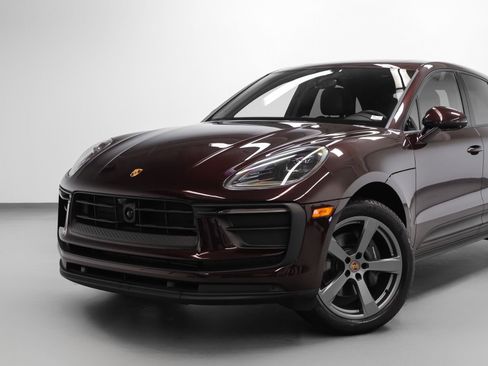Certified 2024 Porsche Macan AWD/4WD image 7