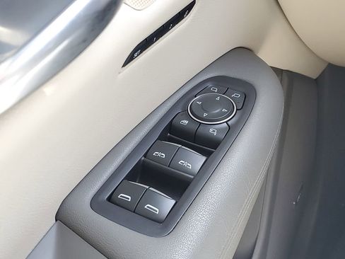 Used 2019 Cadillac XT5 Luxury image 24