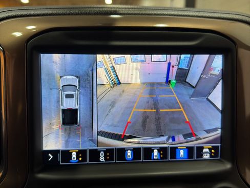 Certified 2022 Chevrolet Silverado 1500 High Country w/ Technology Package image 31