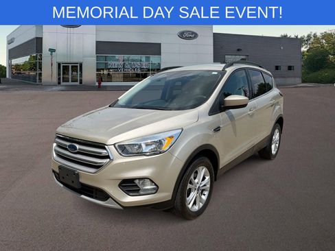 Used 2018 Ford Escape SE AWD/4WD image 5
