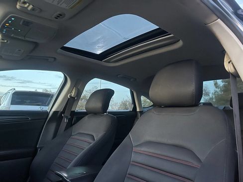 Used 2014 Ford Fusion SE image 18