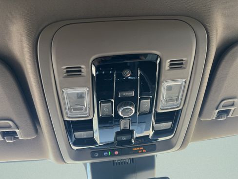 New 2026 GMC Yukon Denali w/ Sun & Power Step Package AWD/4WD image 21