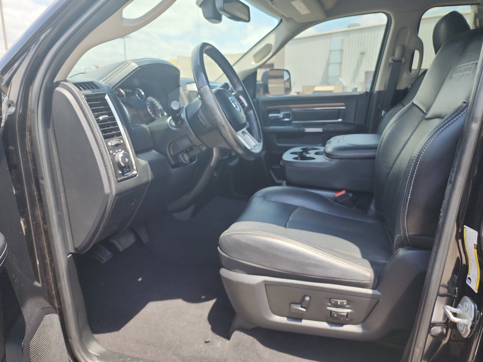 Used 2018 RAM 2500 Laramie w/ Sport Appearance Group AWD/4WD image 15