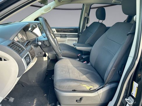 Used 2010 Dodge Grand Caravan SXT FWD image 11