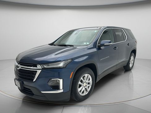 Used 2023 Chevrolet Traverse LS w/ Safety Package AWD/4WD image 3