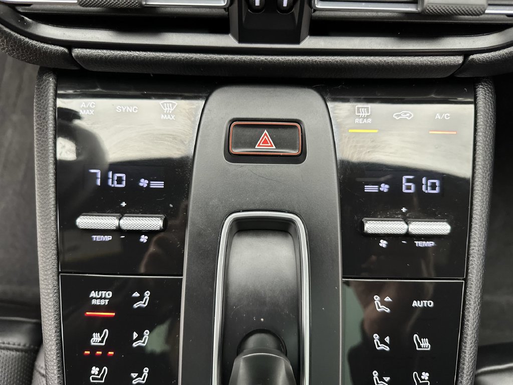 Used 2022 Porsche Macan AWD/4WD image 19
