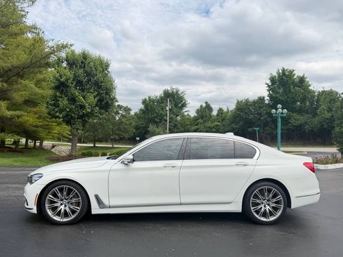 Used 2016 BMW 740i RWD image 3