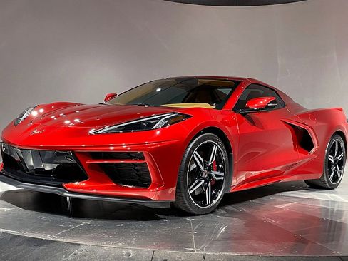 Used 2021 Chevrolet Corvette Stingray w/ Z51 Performance Package image 23