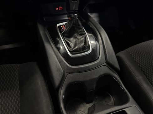 Used 2021 Nissan Rogue Sport S image 19