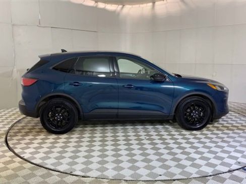 Used 2020 Ford Escape SE Sport image 9