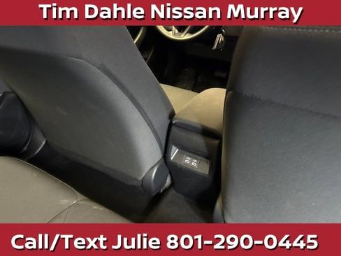 Used 2024 Toyota Corolla LE FWD image 17