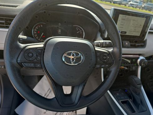 Used 2025 Toyota RAV4 XLE w/ Convenience Package image 11
