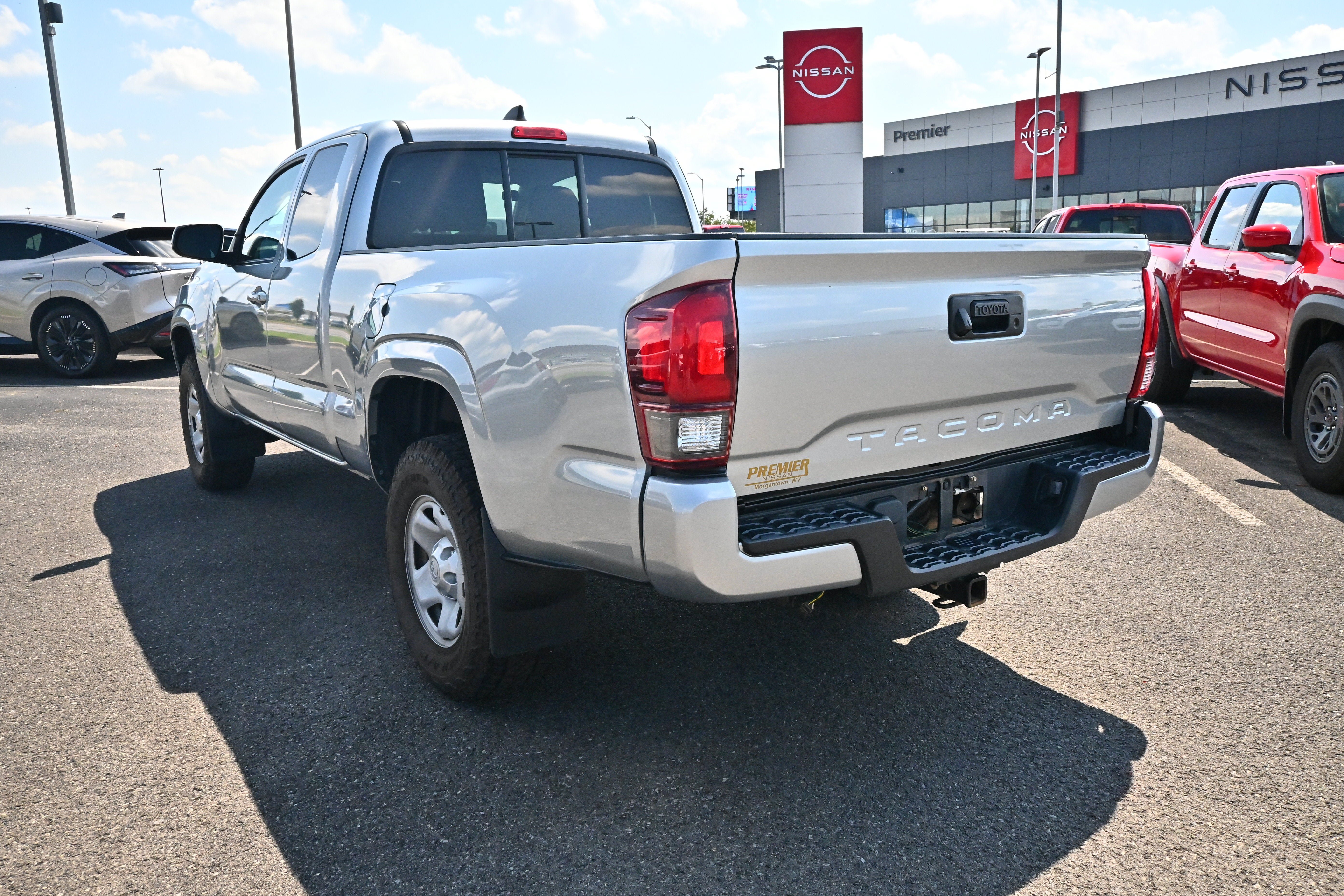 Used 2023 Toyota Tacoma SR w/ SR Convenience Package RWD image 8