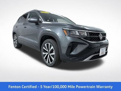 Used 2022 Volkswagen Taos SE w/ Panoramic Sunroof Package