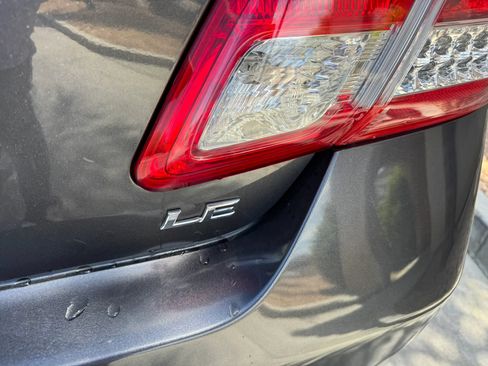 Used 2010 Toyota Camry LE FWD image 7