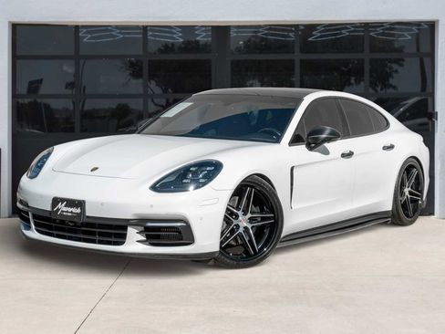 Used 2018 Porsche Panamera 4S image 1