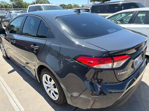 Used 2026 Toyota Corolla LE FWD image 5
