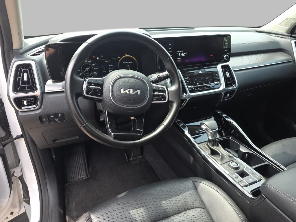 Used 2023 Kia Sorento SX AWD/4WD image 18
