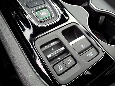 Used 2024 Honda Pilot Elite image 32