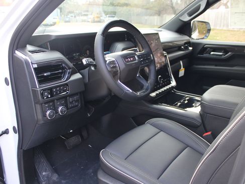 New 2026 GMC Yukon XL Elevation w/ Elevation Premium Package image 15