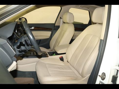 Used 2018 Audi Q5 2.0T Premium Plus w/ Premium Plus Package image 23