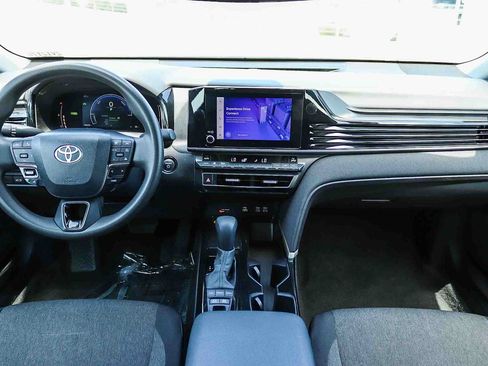 Used 2025 Toyota Camry LE FWD image 12
