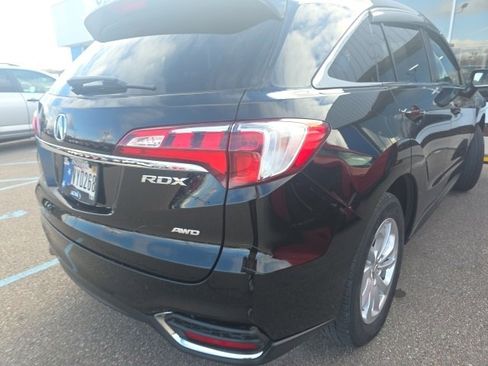Used 2017 Acura RDX AWD image 2