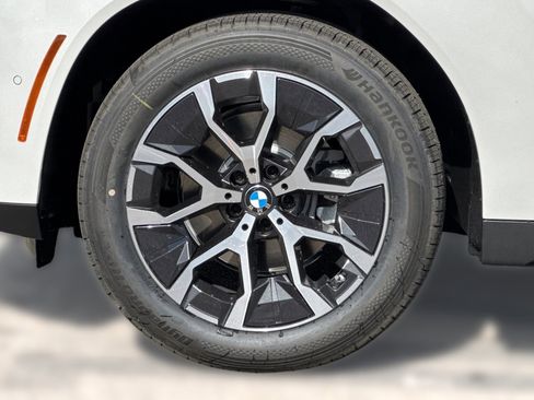 Used 2026 BMW X3 xDrive30 w/ Premium Package image 12