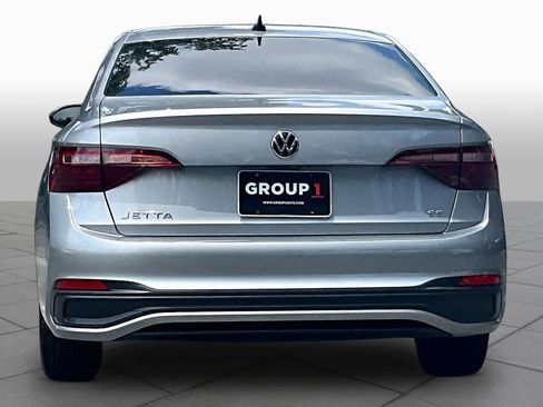 Used 2023 Volkswagen Jetta SE FWD image 5