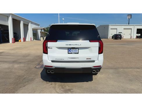 New 2026 GMC Yukon XL Denali w/ Denali Reserve Package AWD/4WD image 7