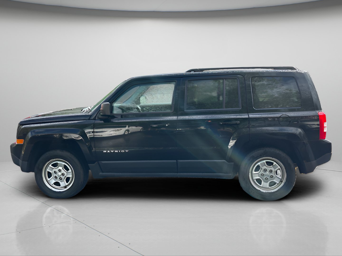 Used 2015 Jeep Patriot Sport w/ Power Value Group FWD image 13