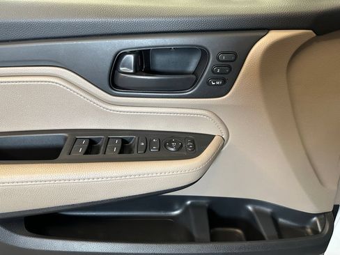 Used 2018 Honda Odyssey EX-L image 19