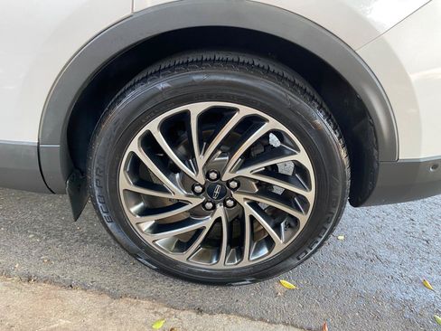 Used 2019 Lincoln Nautilus Reserve FWD image 13