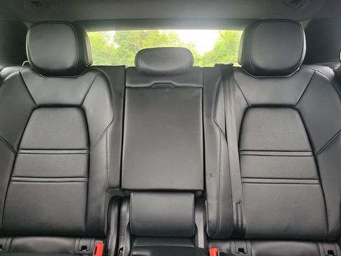 Used 2021 Porsche Cayenne AWD/4WD image 21