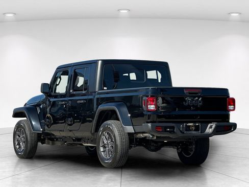 New 2026 Jeep Gladiator Sport AWD/4WD image 4