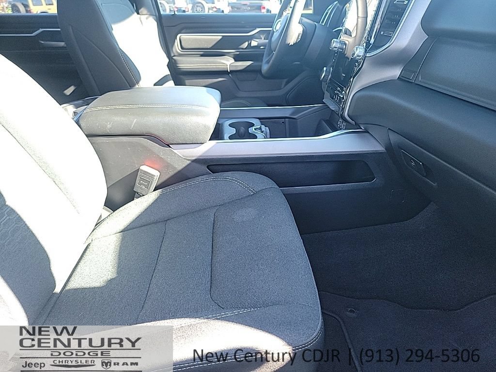 Used 2025 RAM 1500 Big Horn AWD/4WD image 16