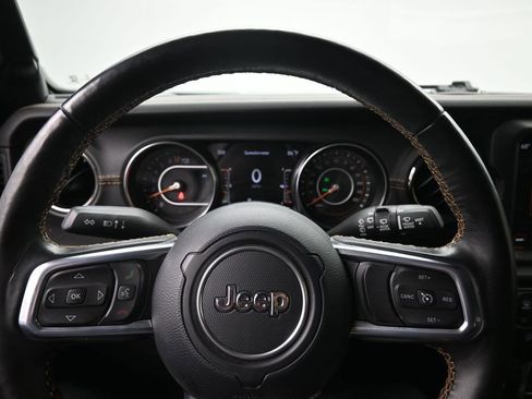 Used 2021 Jeep Wrangler Unlimited Sahara AWD/4WD image 12