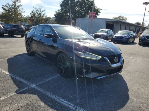 Certified 2019 Nissan Maxima SR w/ Premium Package image 3