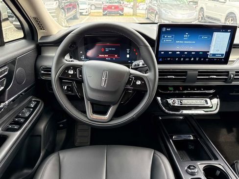 New 2025 Lincoln Corsair FWD w/ Equipment Group 101A image 16