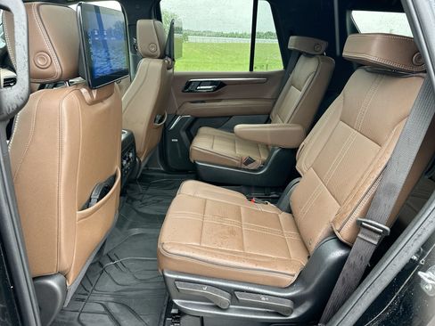 Used 2025 Chevrolet Tahoe High Country AWD/4WD image 23